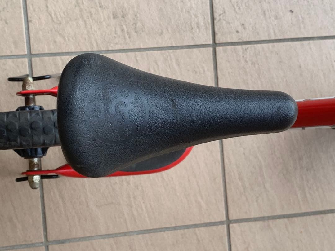 【美品】ストライダー スポーツモデル 12インチ　日本正規品　レッド