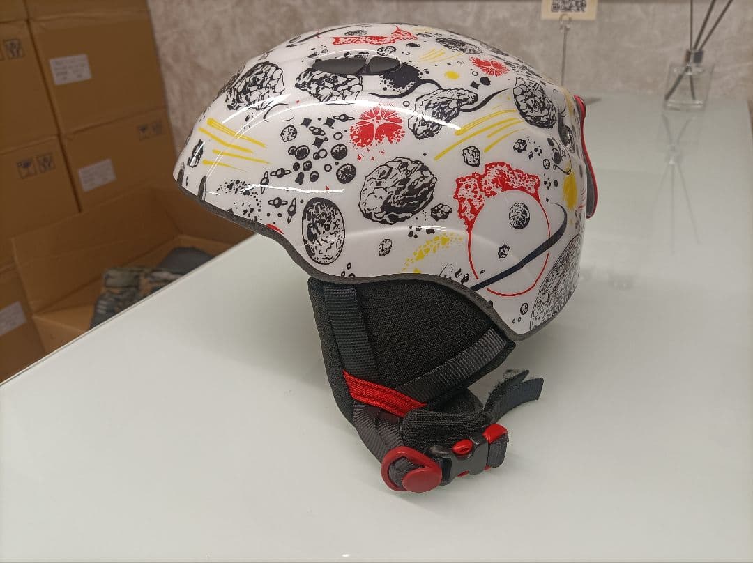 【格安4点セット】ジュニア用スキー 110cm・ブーツ・ヘルメット・ストック