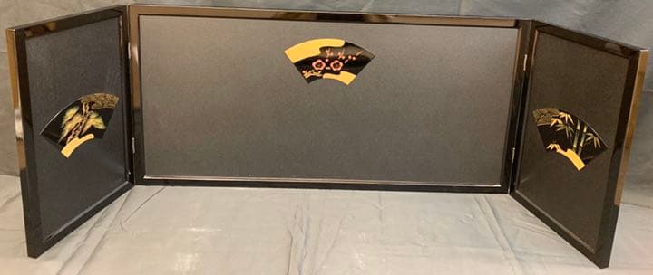 330 009-13 石目沈金彫　屏風　雛人形