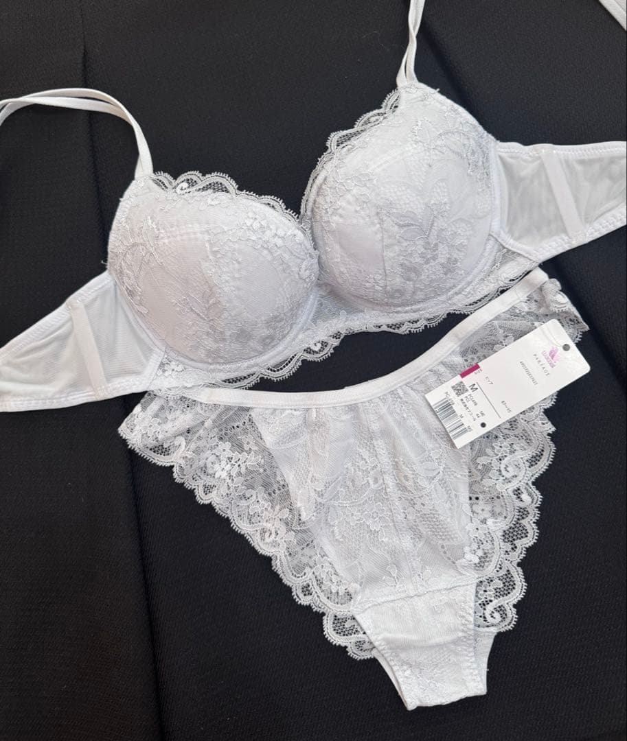 あ☆ PARFAGE ☆D70 豪華上下セット　新品　薄いグレー