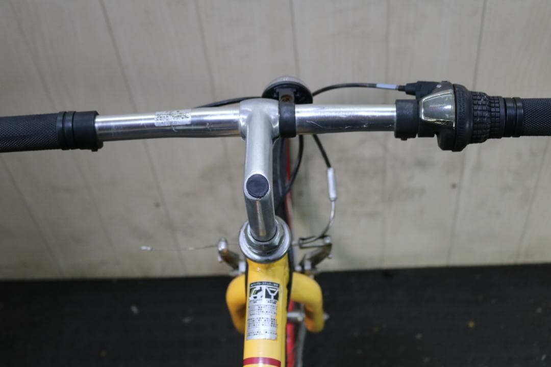 ルノー（RENAULT）700C シマノ6速 アルミ 440mm YELLOW