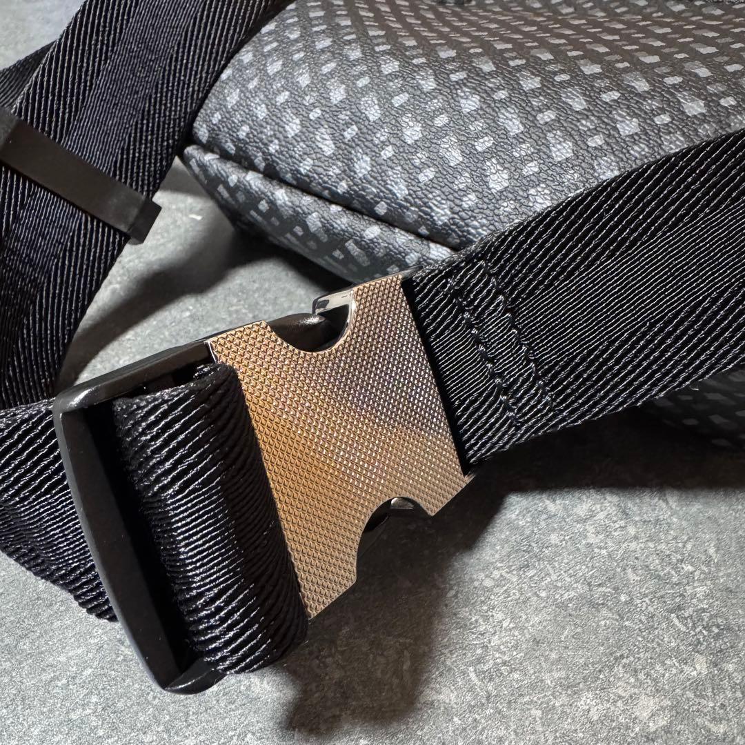 HUGO BOSS ブラック ボディバッグ ウエストバッグ Ray