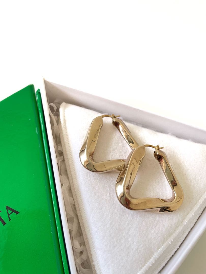 m*m様 美品 Bottega Veneta トライアングルピアス　フープ ラー
