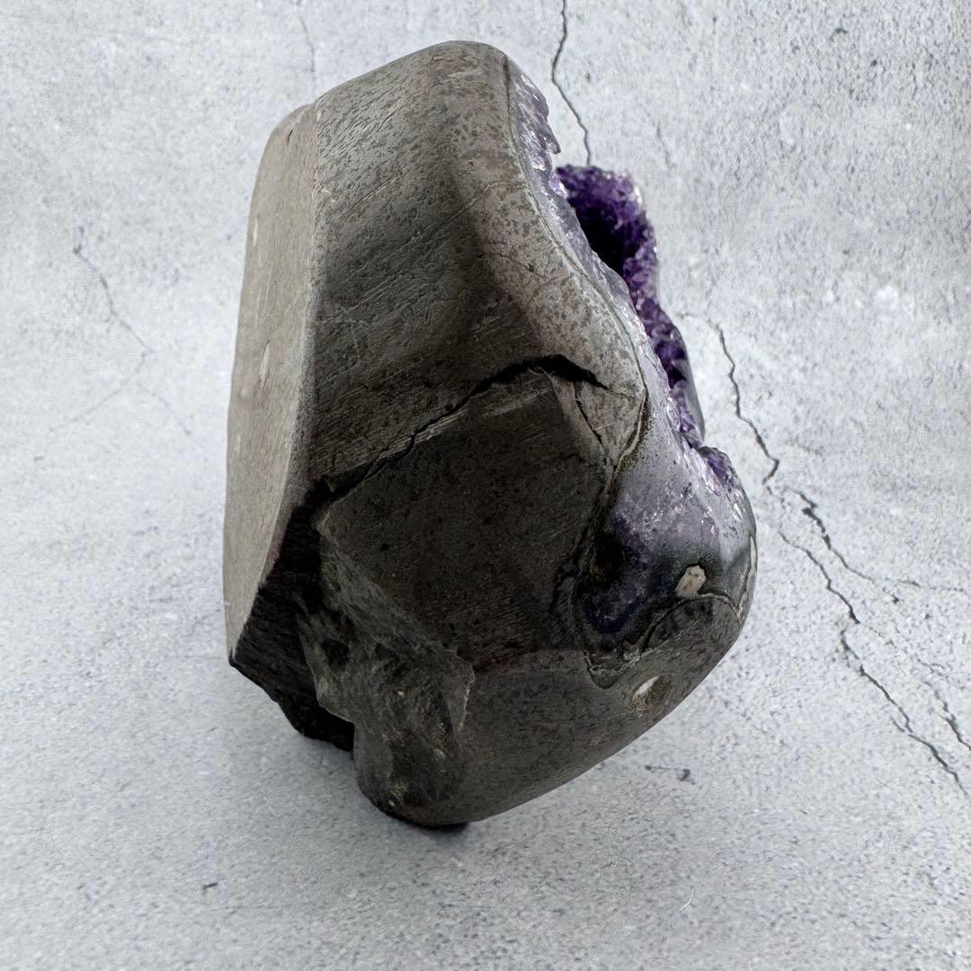 G-132アメジストクラスター ドーム 原石 天然石 パワーストーン　聚寳盆型