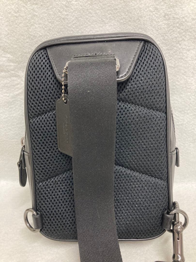 ✨良品✨COACH モノグラム ブラック ボディバッグ※訳あり★