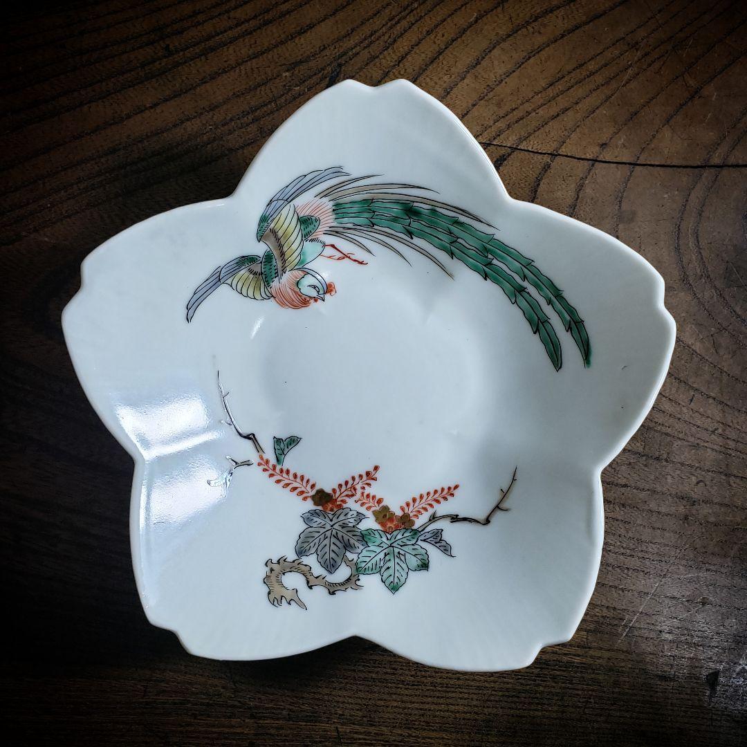 花形皿　変形皿　鳳凰　桐文様　古伊万里　柿右衛門様式　梅花　桜　窯印　明治　イ号