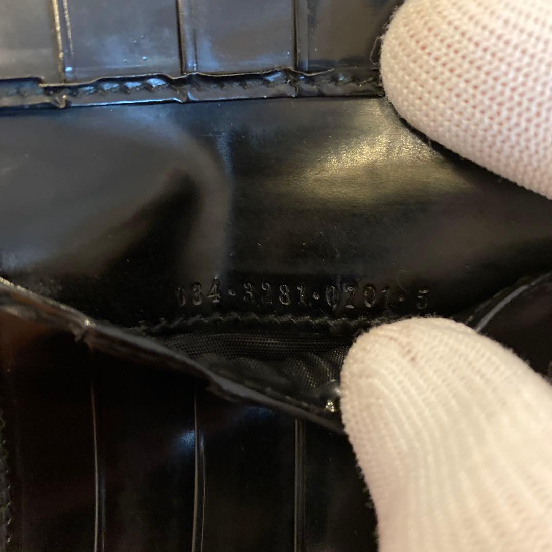GUCCI ブラック 二つ折り財布 パテントレザー　イタリア製