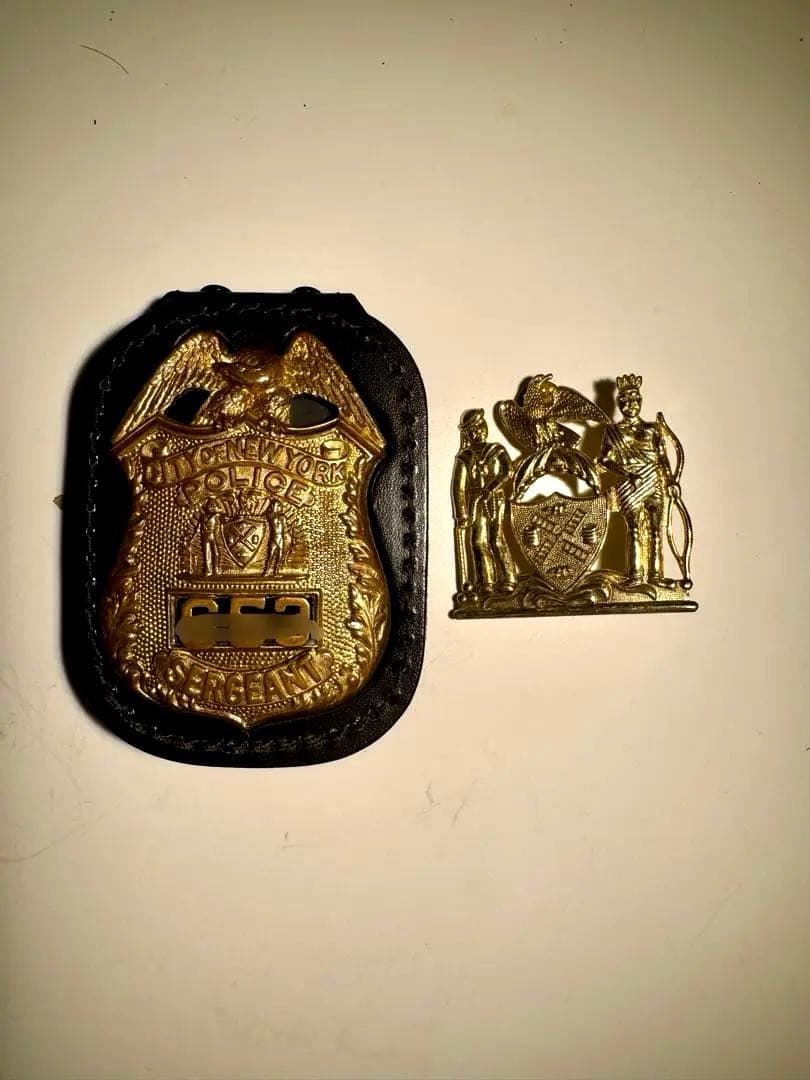 【希少】NYPD /SARGEANT/徽章/帽章 /ホルダー・おまけ付き