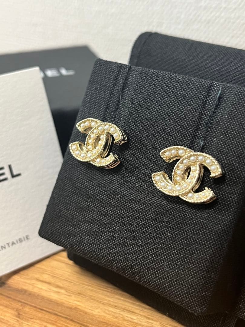 【CHANEL】　CCココマーク ラインストーン ピアス