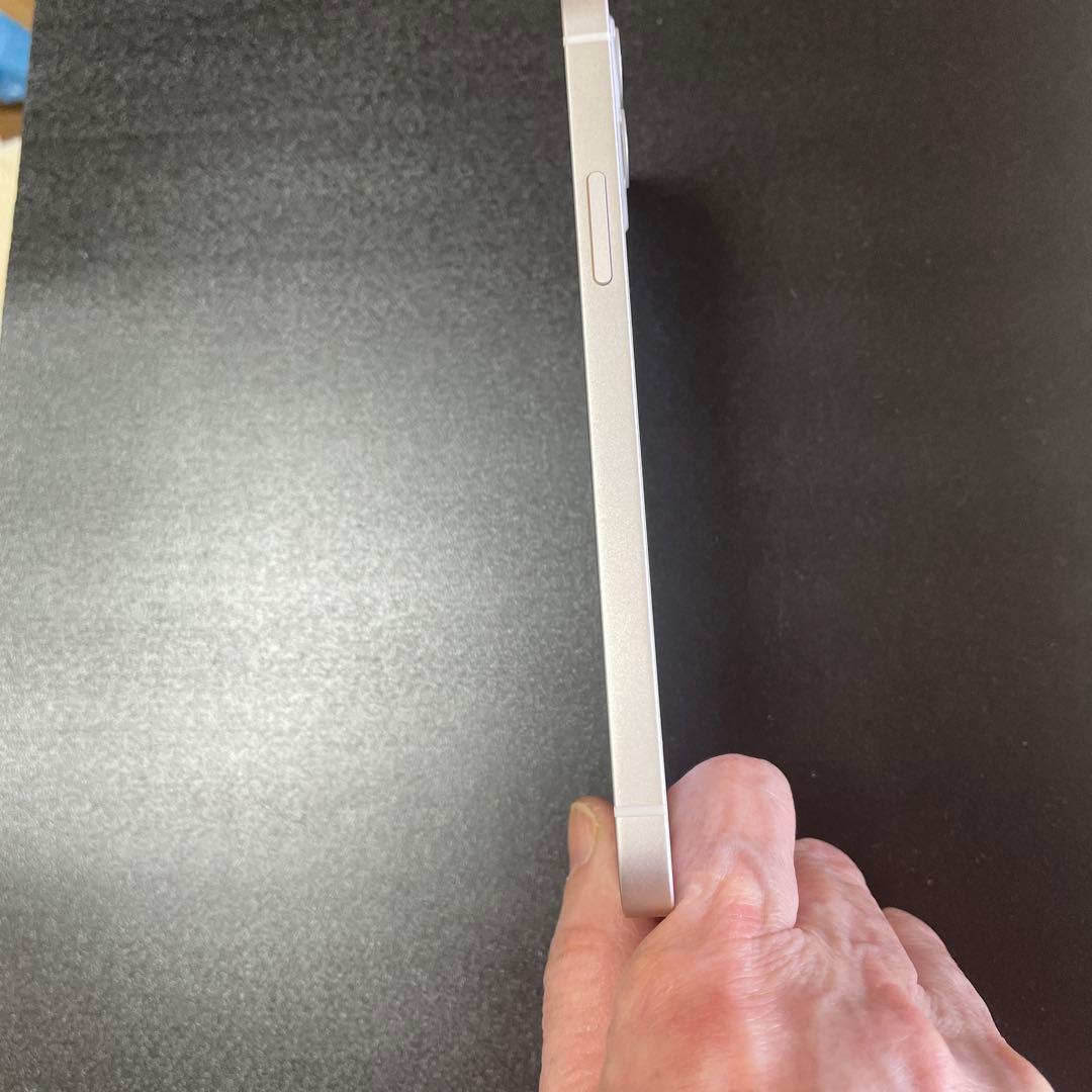 超美品Apple iPhone 12 ホワイト 本体６４GB