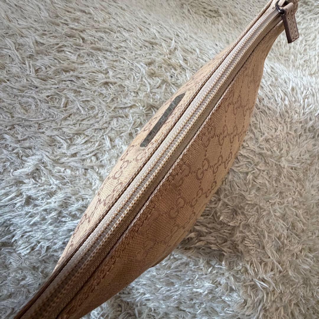 ☆美品☆GUCCI グッチ　アクセサリーポーチ　ショルダーバック　GG　ベージュ