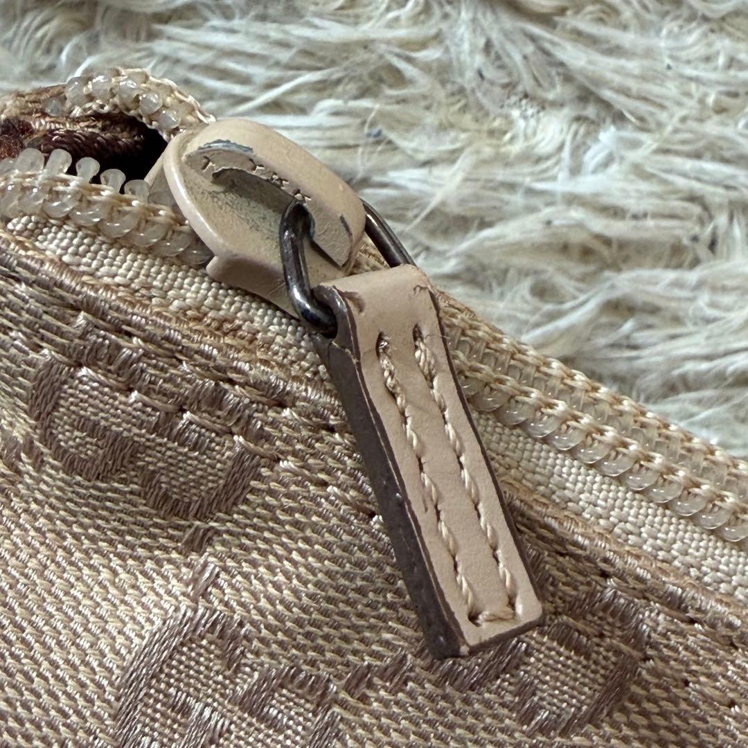 ☆美品☆GUCCI グッチ　アクセサリーポーチ　ショルダーバック　GG　ベージュ