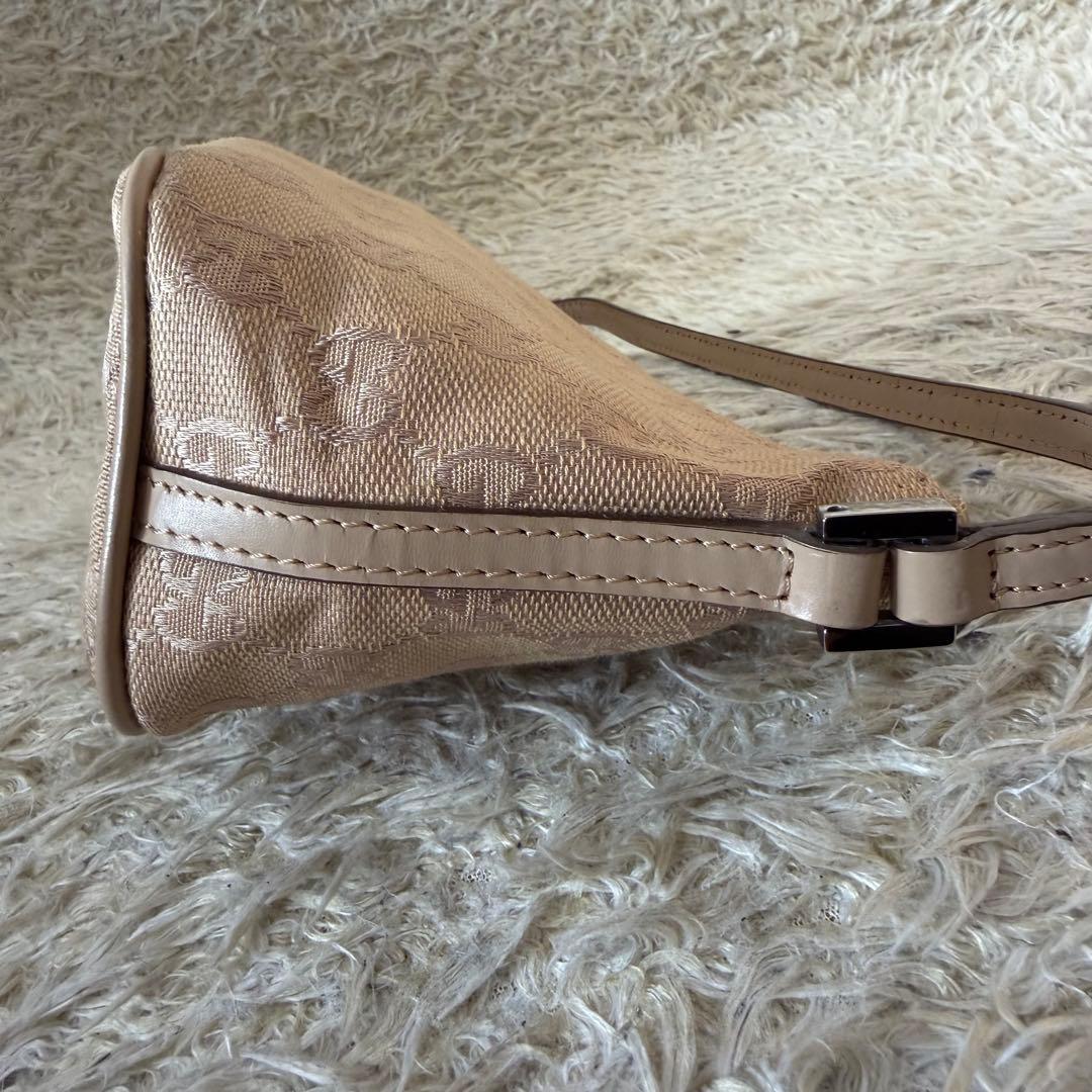 ☆美品☆GUCCI グッチ　アクセサリーポーチ　ショルダーバック　GG　ベージュ