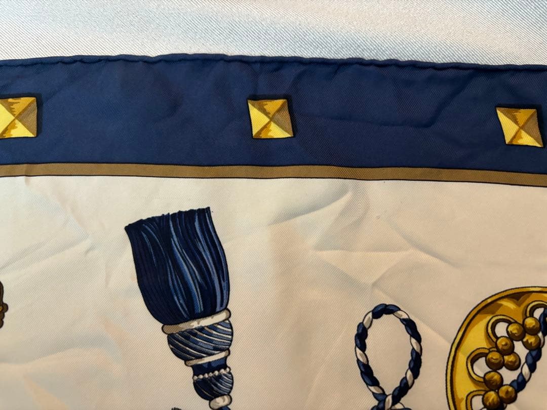 エルメスHERMES カレ　鍵モチーフ シルクスカーフ