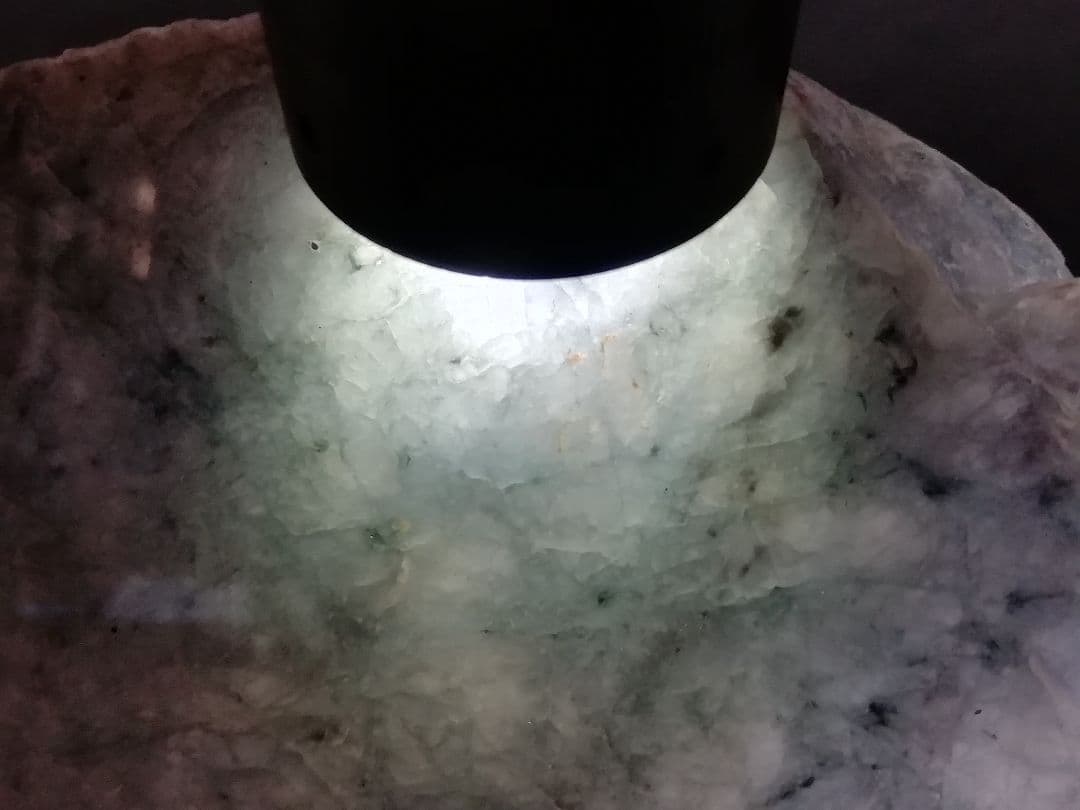 大型天然ヒスイ磨き置物