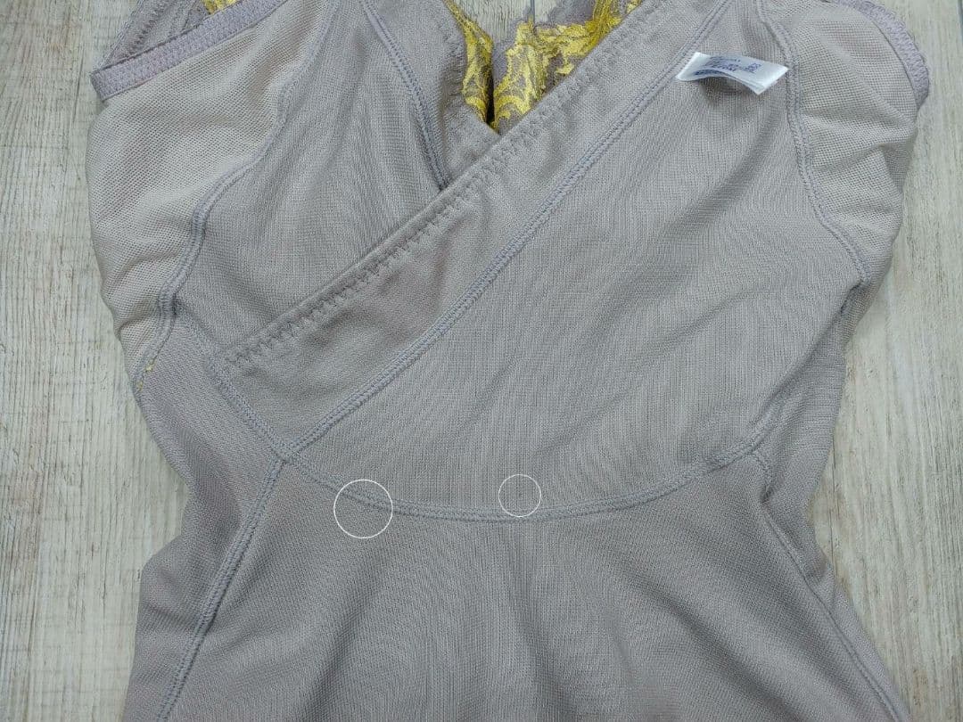 美品 マルコ　カーヴィシャス ボディスーツ E70 M/限定/グレージュ/801