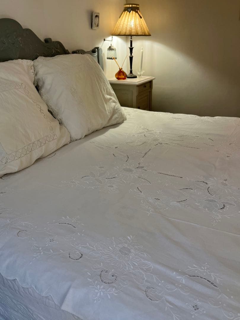 ◆フランス刺繍｜大判マルチクロスBベッドカバースプレッド白テーブルクロス草花