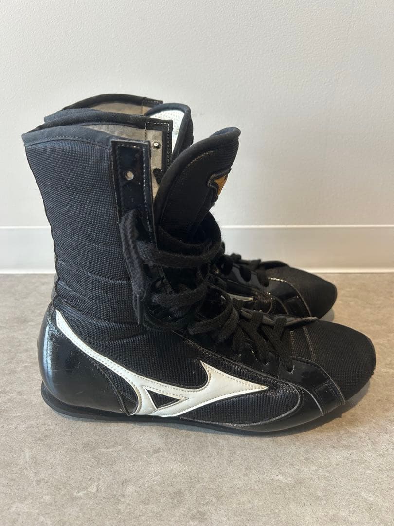 【あ】ミズノMizuno ボクシングシューズ ハイカット ブラックホワイト