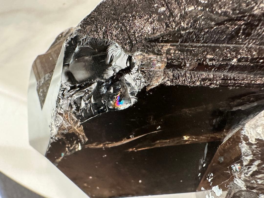 モリオン　黒水晶　1.9キロ　幸運　ルチル　虹入り　針入り