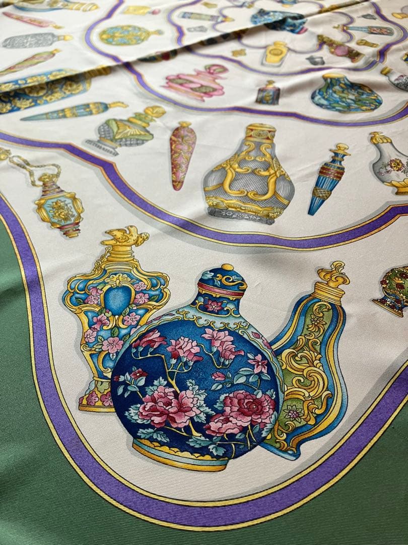 HERMES エルメス　カレ90 香水瓶柄　グリーン　美品