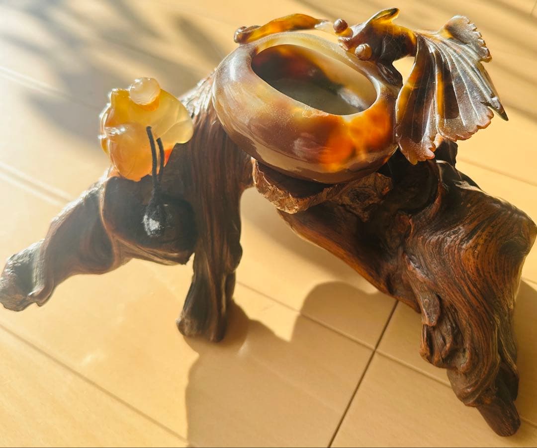 古董品 瑪瑙 刻 猿と金魚筆洗置物 木台 （ただです）旧家蔵出