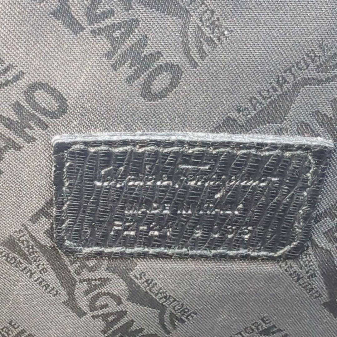 極美品 フェラガモ Ferragamo ショルダーバッグ レザー 黒