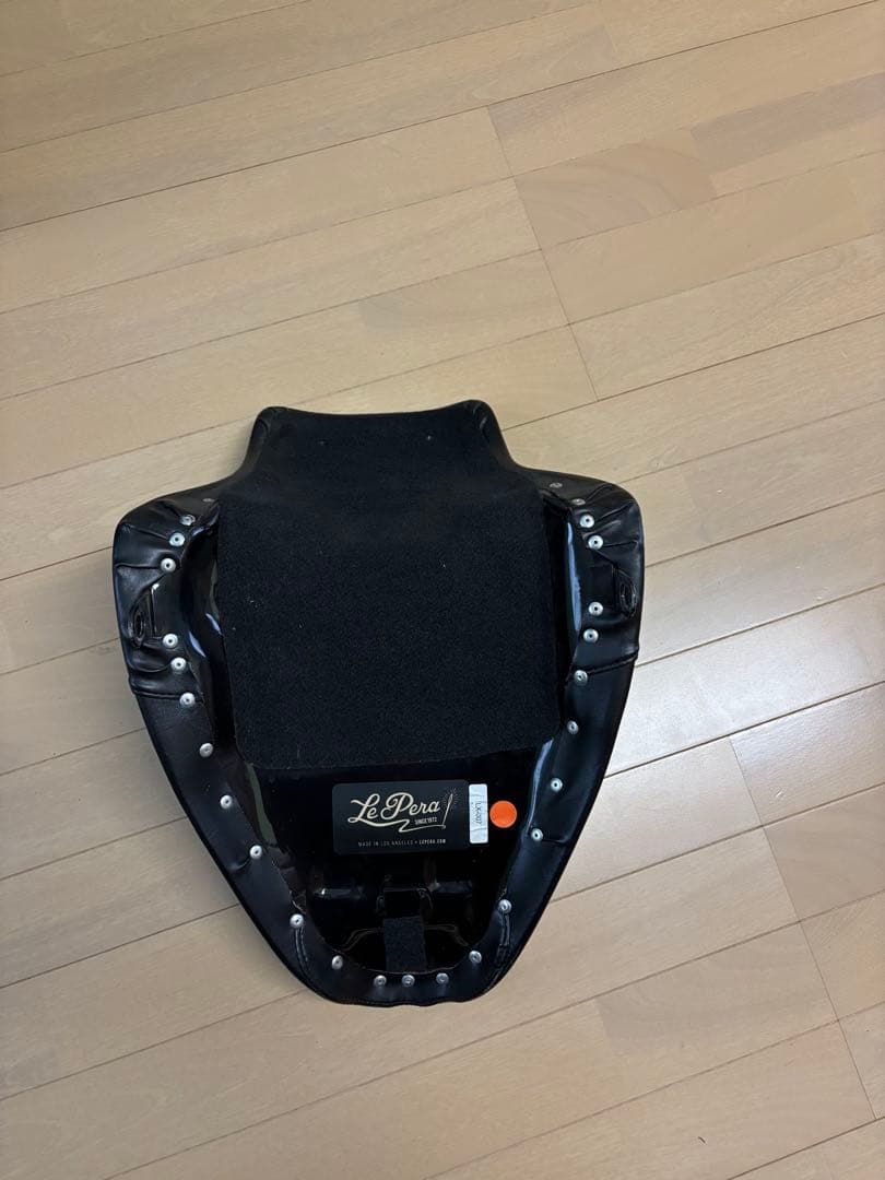 ハーレーダビッドソン　ソフテイル用Le Pera ソロシート品番LX-007