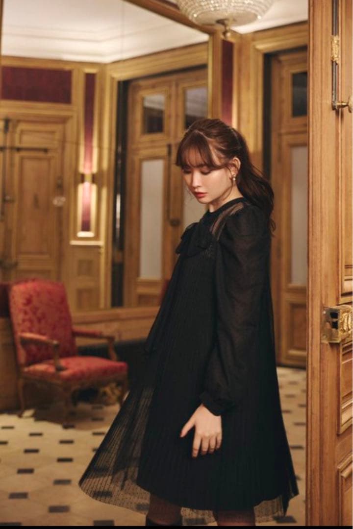 ワンピース French Pleated Lace Dress M