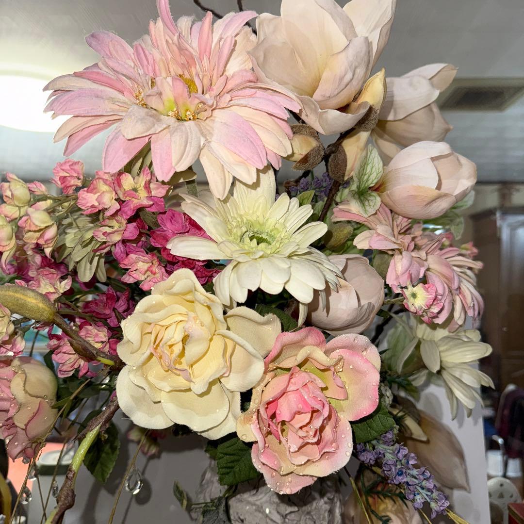 造花アレンジメント 花束 シルクフラワー 高さ約60㎝　花器32㎝