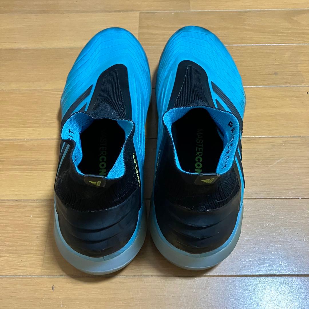 adidas PRIMEKNIT サッカーシューズ ブルー/ブラック