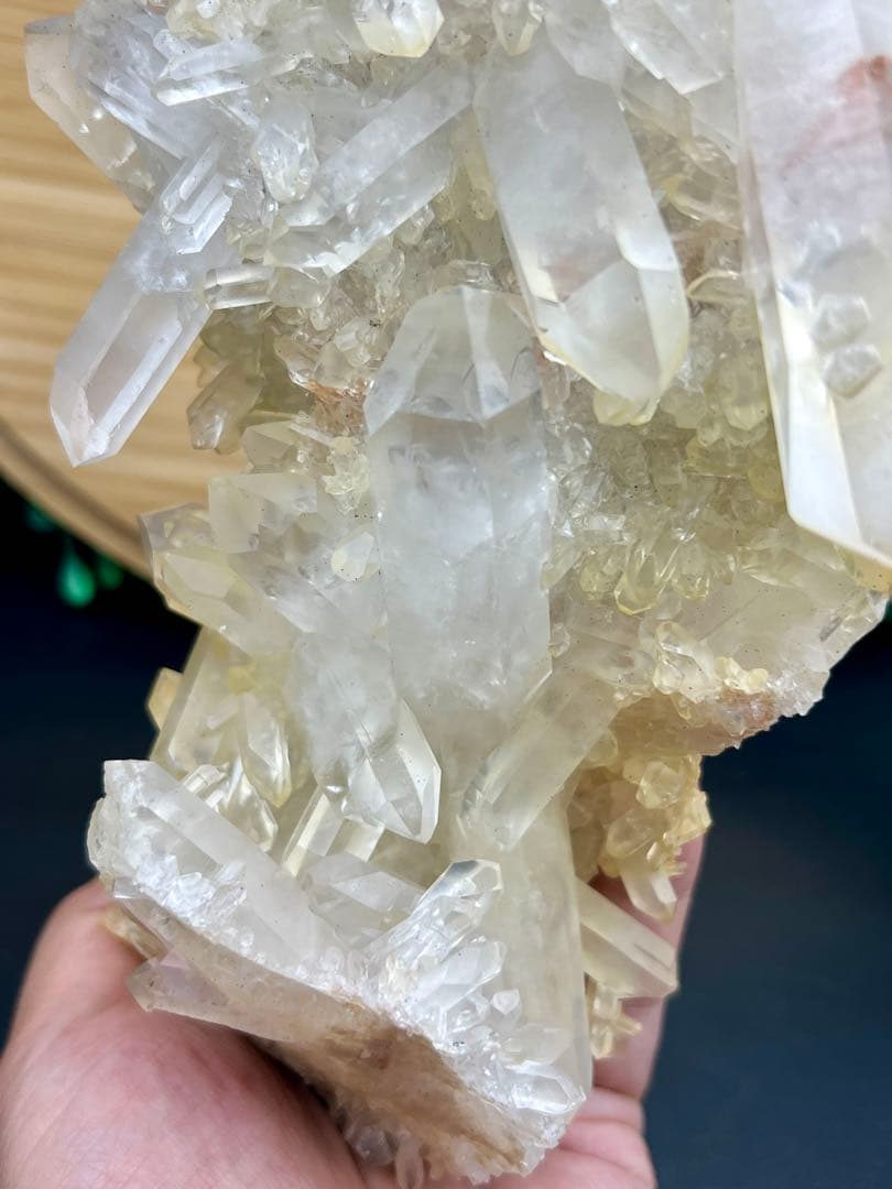 レア★天然水晶クラスターオンクラスター　高品質　ヒマラヤ産　アズライト共生