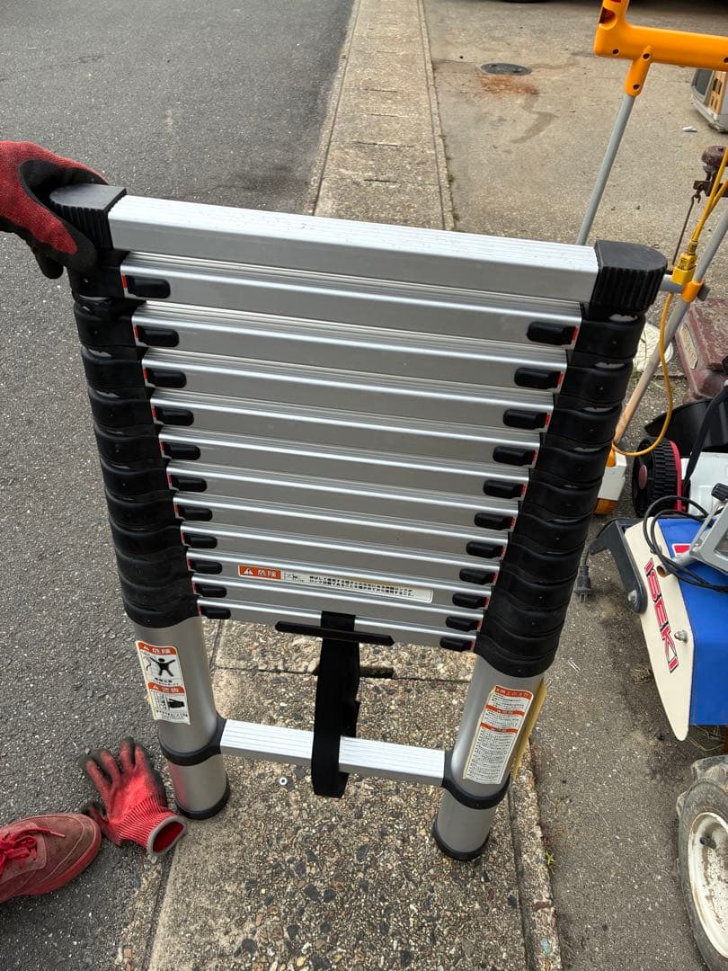 ハシゴ　伸縮はしご アルミ製　 脚立 伸縮