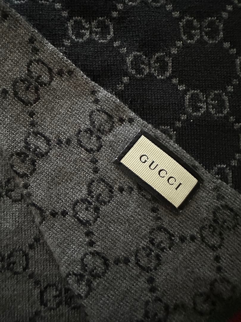 GUCCI GG ウールマフラー ブラック（型番: 325806）