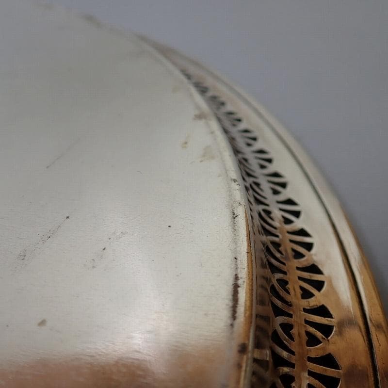 RU-5081　マッピン&ウェッブ　シルバートレイ　彫刻&透かし　Φ27㎝ 。