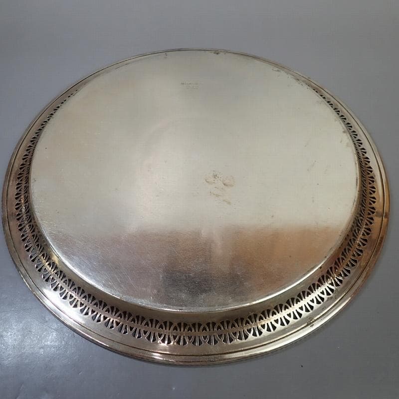 RU-5081　マッピン&ウェッブ　シルバートレイ　彫刻&透かし　Φ27㎝ 。