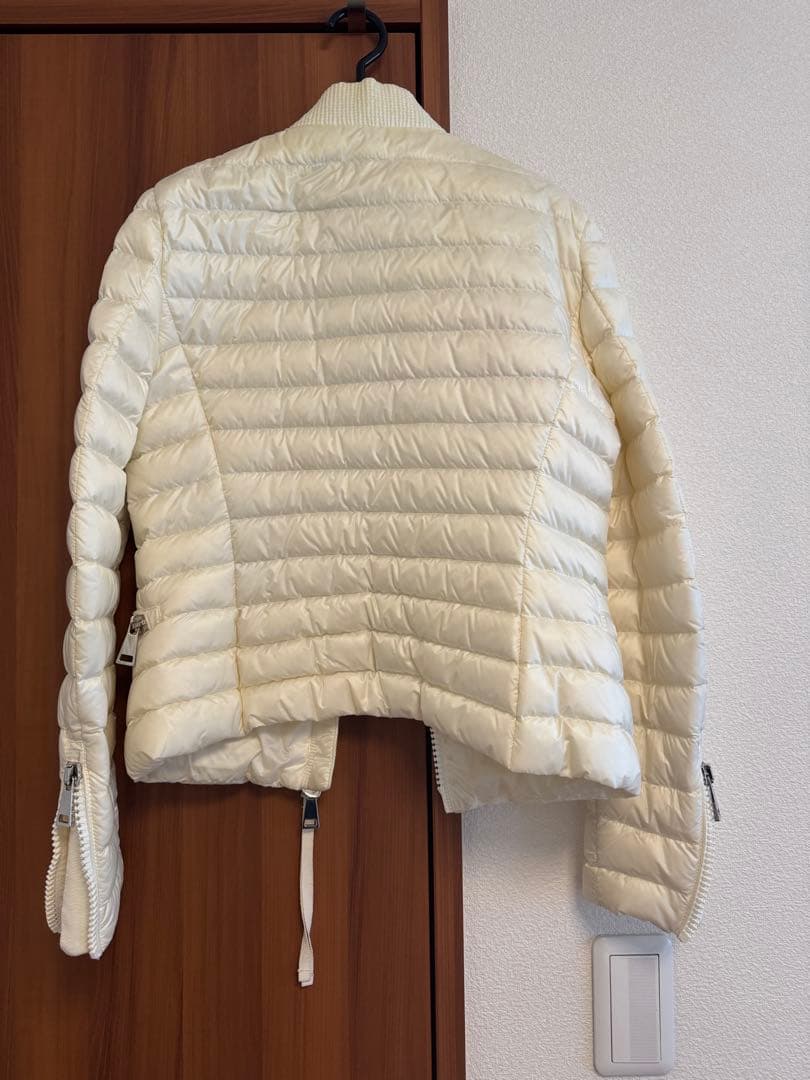【MONCLER モンクレール】アイボリーダウンジャケット(やや汚れあり)