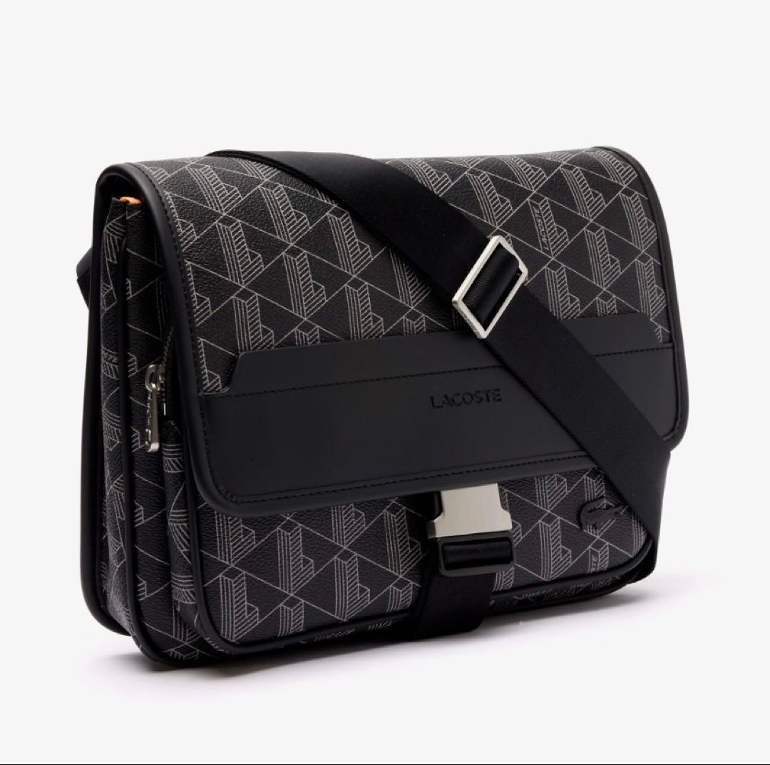 国内完売 希少　美品　LACOSTE モノグラムフラップメッセンジャーバッグ