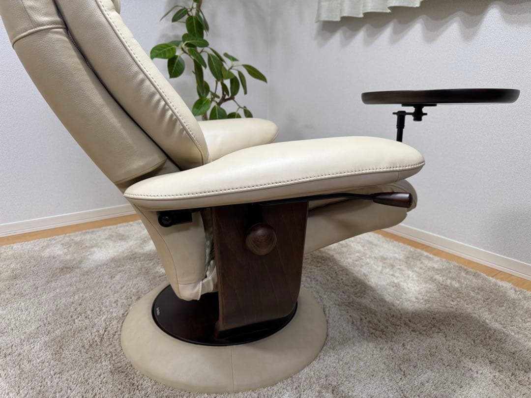 カリモク家具 約47万 本革 ザファースト リクライニングチェア オットマン付