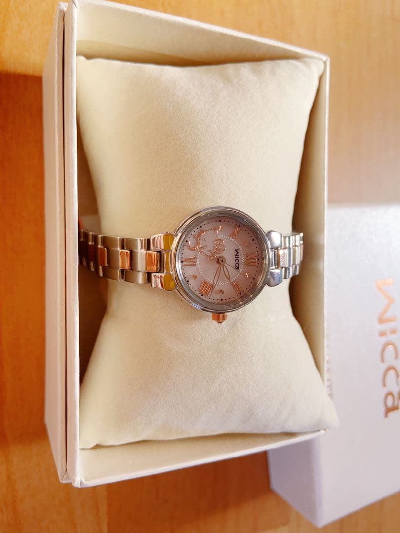 Wiccaソラーテック SL-W001 HELLO KITTY腕時計 新品未使用