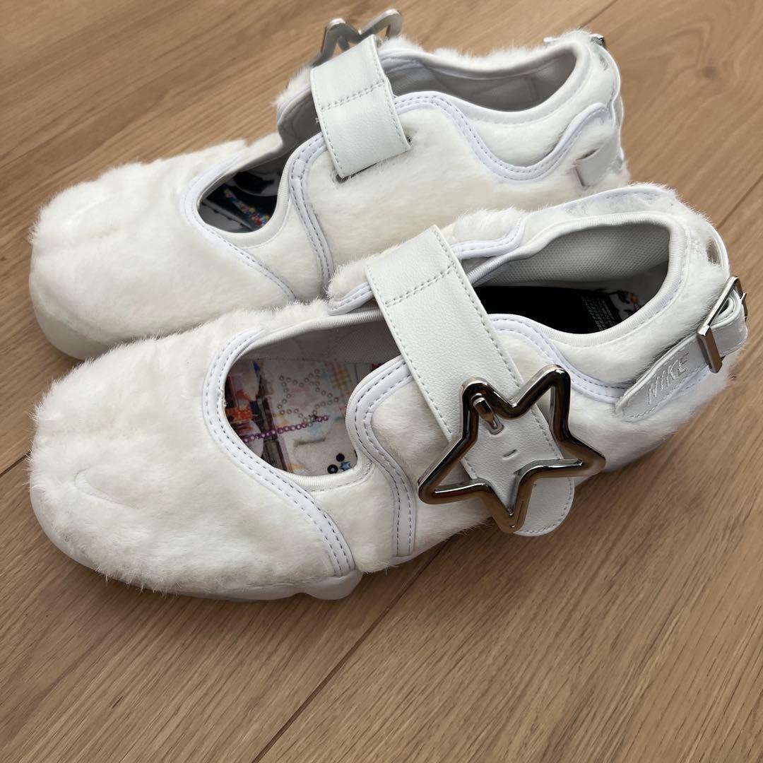ナイキ ウィメンズ エア リフト　　ファー　星
