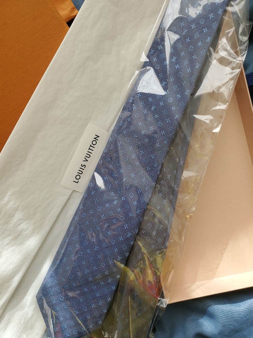 LOUIS VUITTON 青 ネクタイ