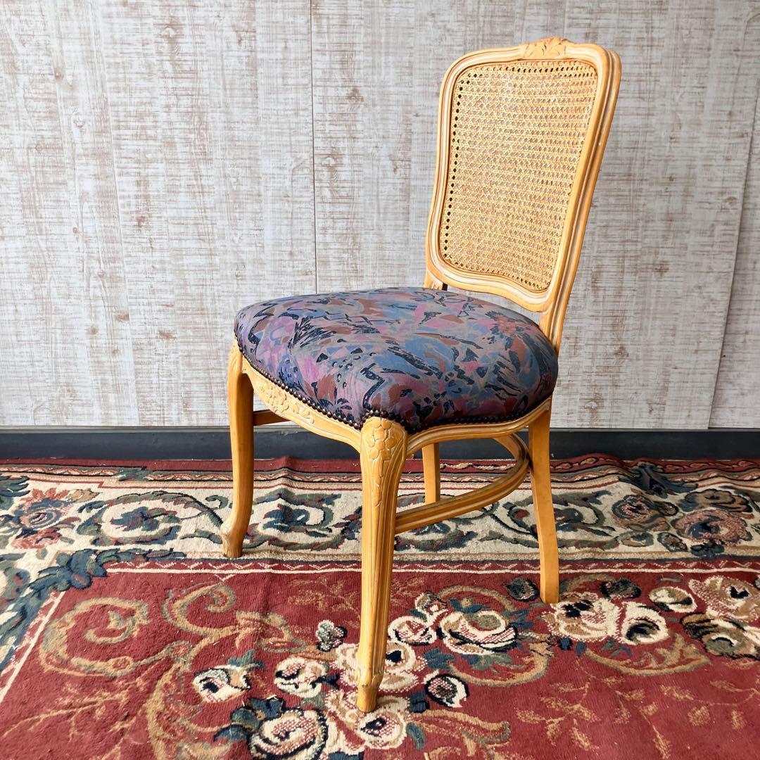 g9 イタリア家具 花柄彫刻 リベット打ちダイニングチェア 木製椅子 ビンテージ