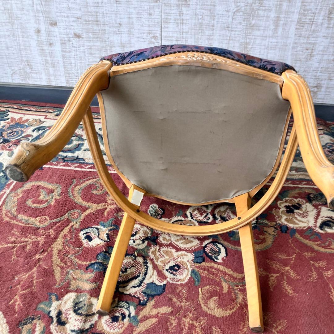 g9 イタリア家具 花柄彫刻 リベット打ちダイニングチェア 木製椅子 ビンテージ