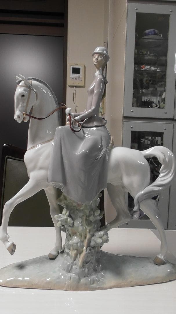 ヨシカネ　LLADRO　リヤドロ　【白い馬の少女】１5　リアドロ　L487