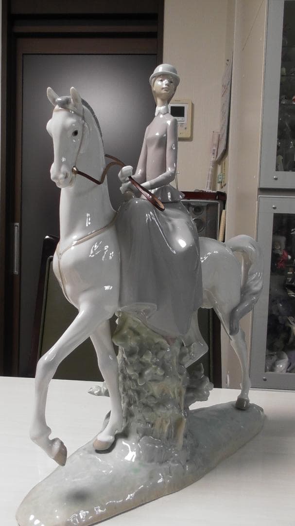 ヨシカネ　LLADRO　リヤドロ　【白い馬の少女】１5　リアドロ　L487