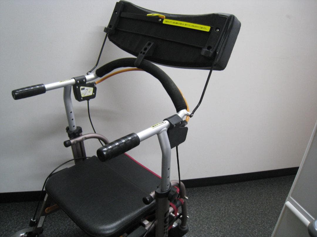 【送料無料】ナブテスコ 前腕支持型歩行車 REHAMO コンパル抑速ブレーキ ②