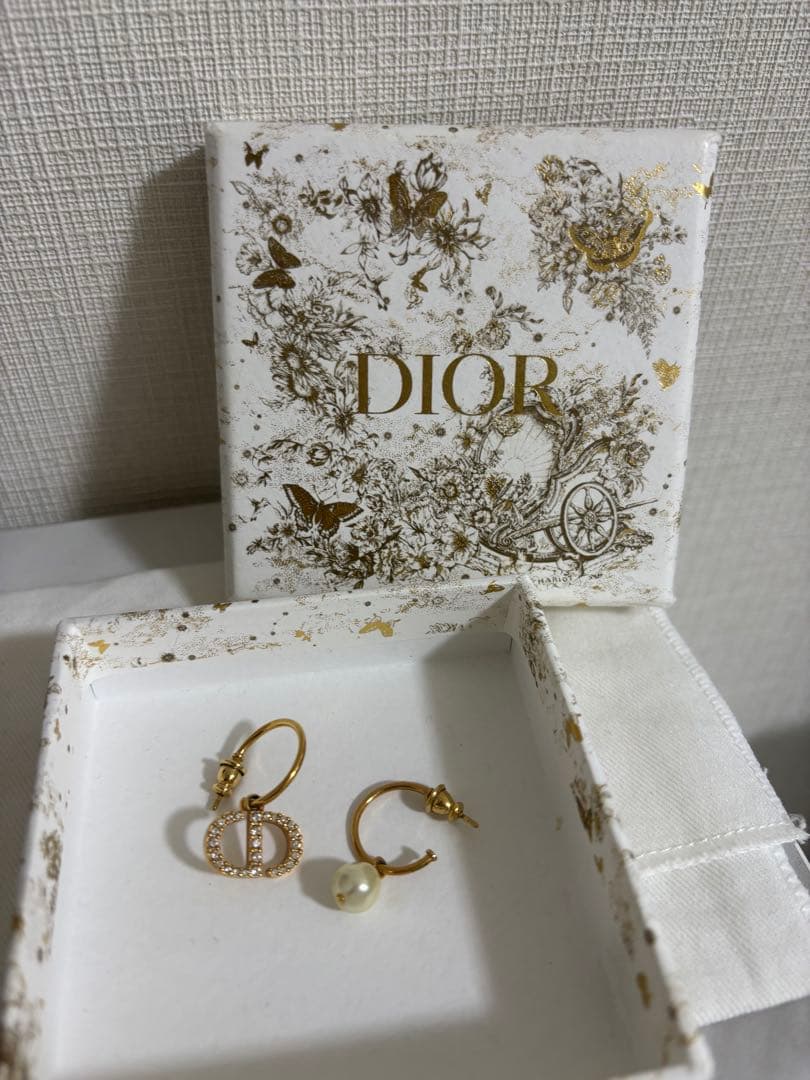 【美品】Dior ゴールドフープピアス パール付き