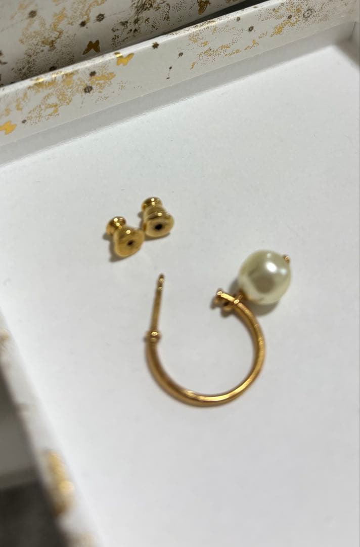 【美品】Dior ゴールドフープピアス パール付き