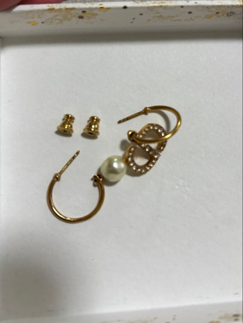 【美品】Dior ゴールドフープピアス パール付き