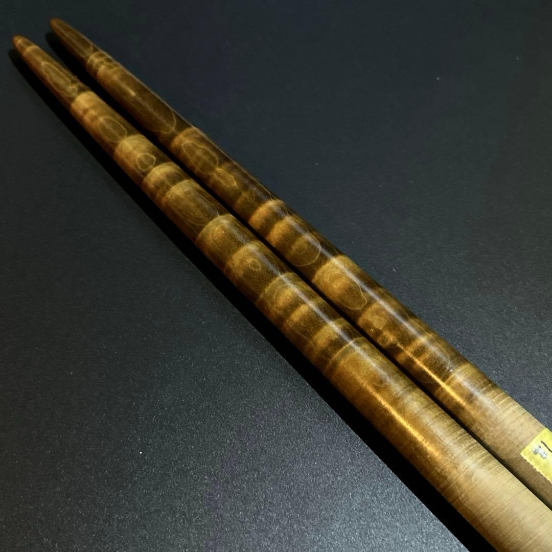 81 【旋盤使用】万能型マイバチ　激黒朴　激縮杢　高密度材　グリップ無し　超光沢